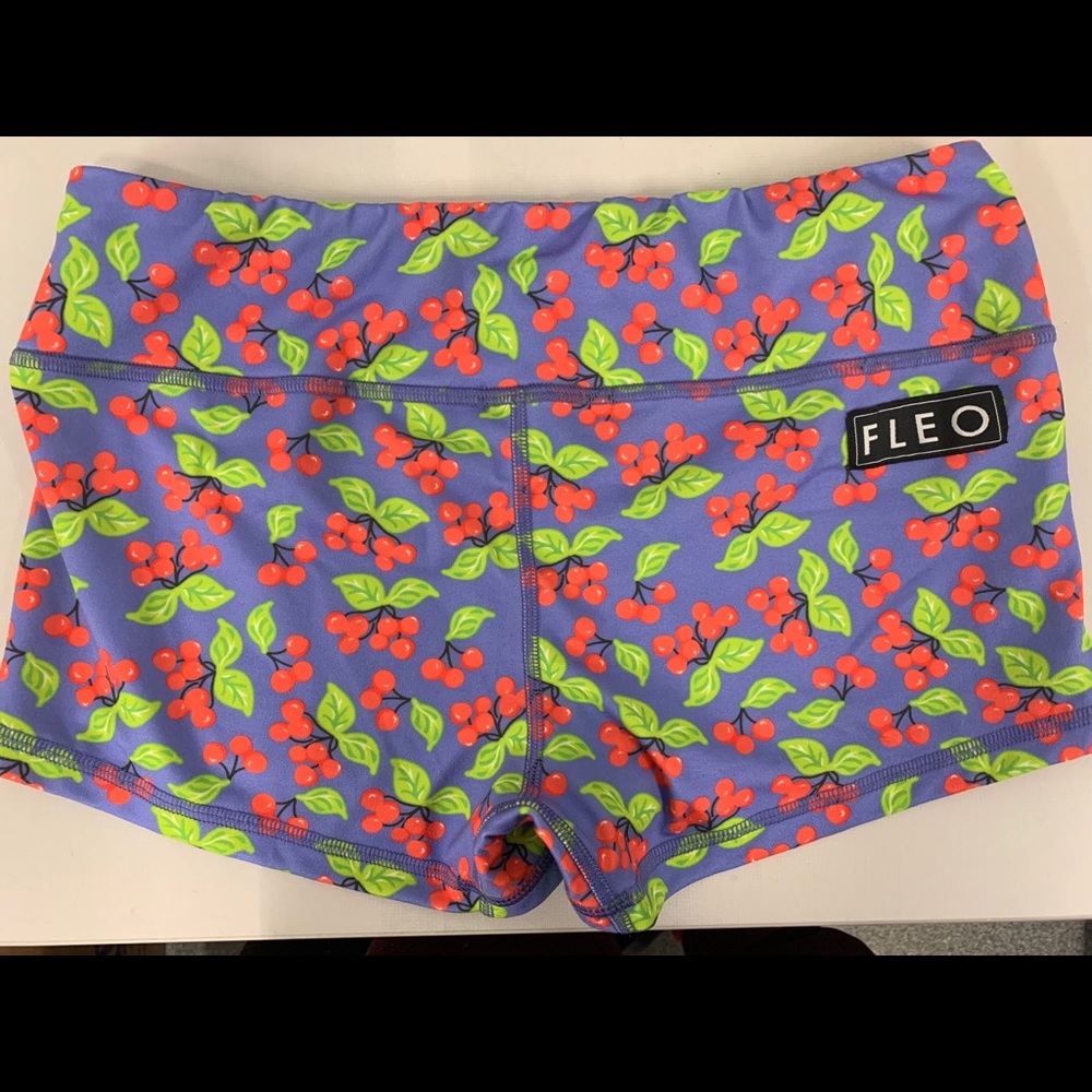 Fleo rewards shorts Size Large